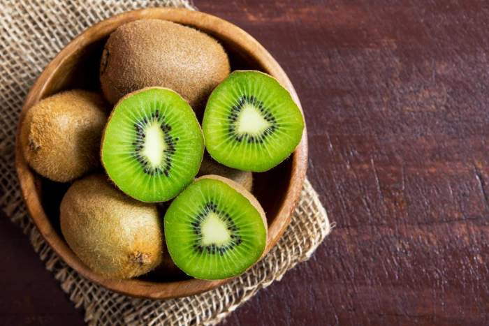 Manfaat Buah Kiwi: Kulit Wajah Sehat dan Bercahaya